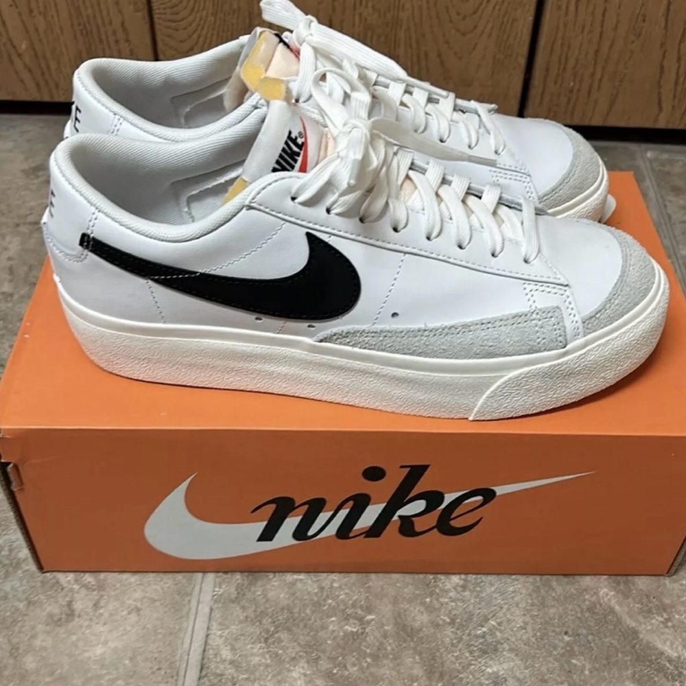 Nike Blazer Platform Size 9/Men’s 7.5